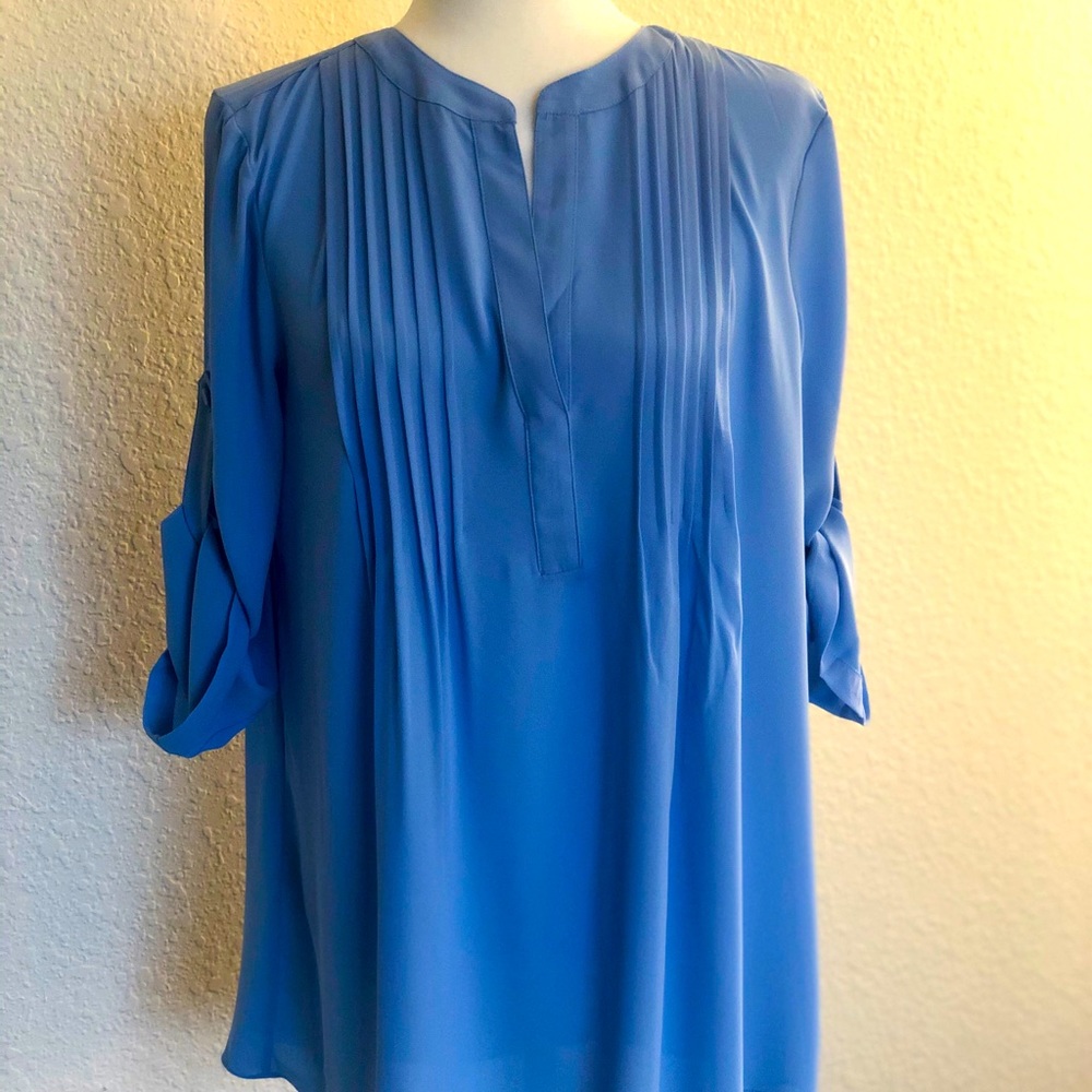 NWT BCBGMAXAZRIA Maternity top - size small